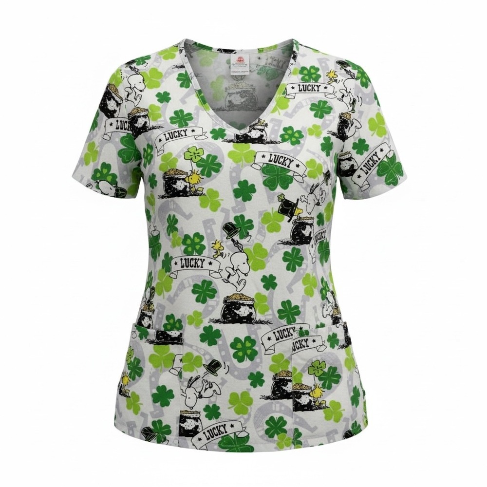 Peanuts Snoopy St Patricks Day Scrub Top XS White Green Shamrock Pot of Gold (K3